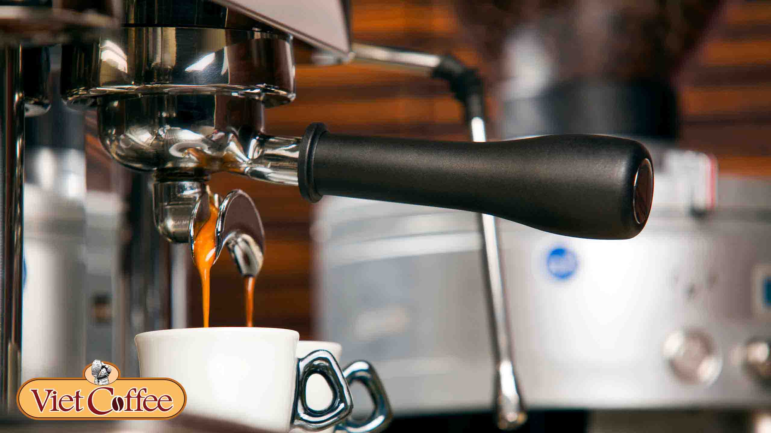 vietcoffee-huong-dan-cach-pha-ca-phe-bang-may-espresso
